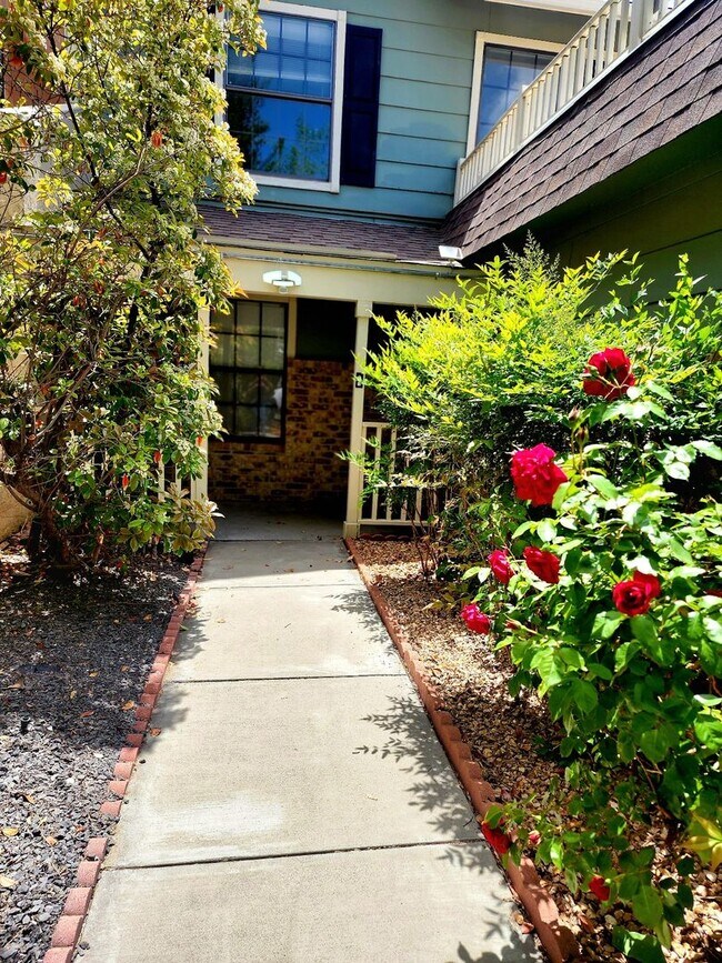 Building Photo - Three Bedroom Charming Neighborhood
