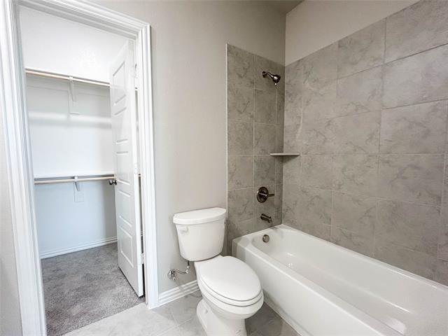 Building Photo - 2121 Luna Dr