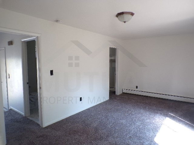 Building Photo - 147 Huronview Ct