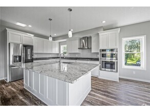 Building Photo - Rare 3 bed 4 bath no upgrade left out! 2 f...