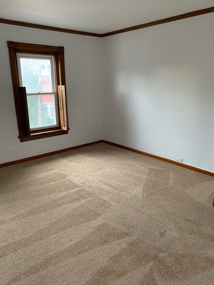 Living Room - 832 Cricket Ave