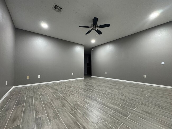 Building Photo - ***303 Southland Street***