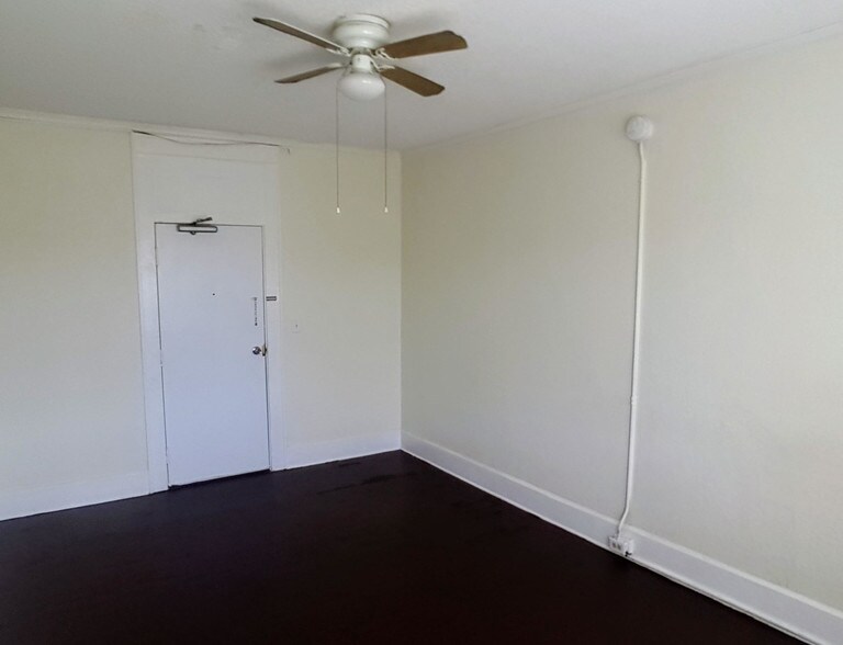 Living/sleeping area - 524 Dr MLK Jr St S