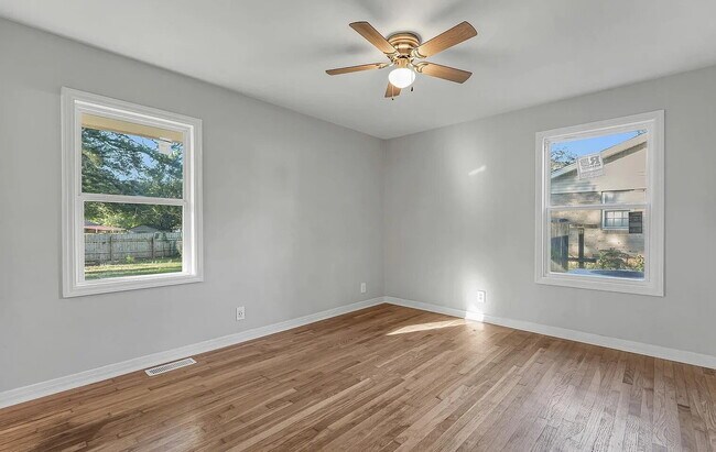 Building Photo - Coming soon, Available 4/1/26. Section 8 Welcome!!! "Ranch style 3-Bed, 2-Bath Gem with 1,344 Sq ...