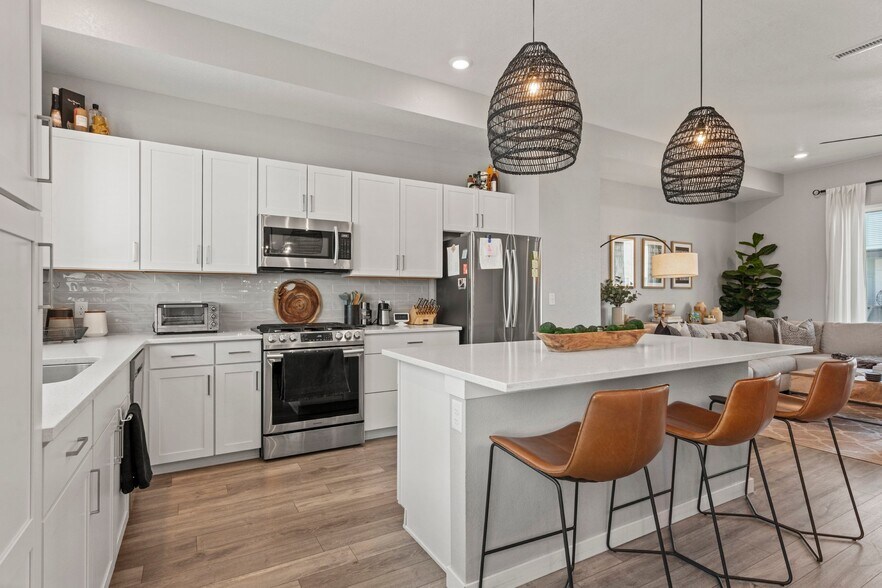 Building Photo - 6768 Quivas Way