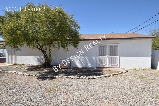 Primary Photo - 4233 E Lester St