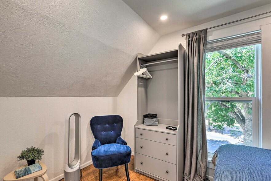 Building Photo - 420 Elati St