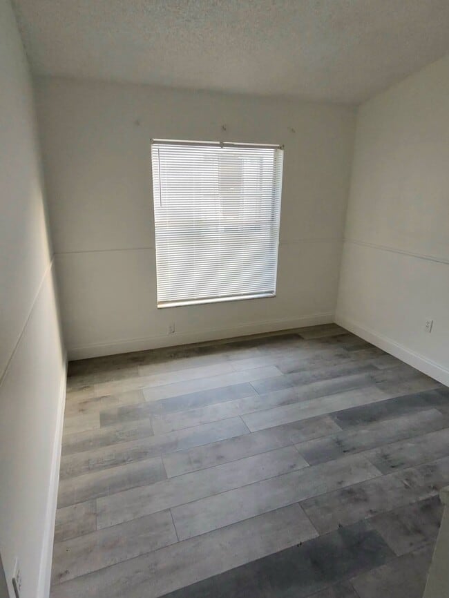 Building Photo - 7214 Edgewater Shores Ct