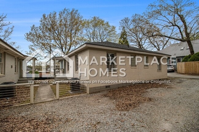 Building Photo - 517 Woodward Ave SE