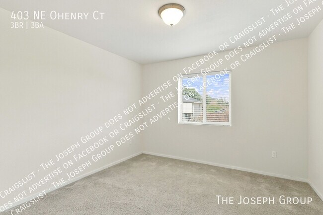 Building Photo - 403 NE Ohenry Ct