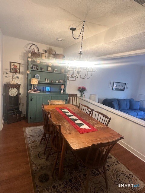 Building Photo - 25 Farmington Chase Crescent