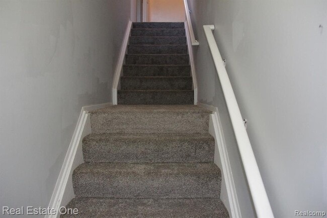 Building Photo - 21960 Indian Creek Dr