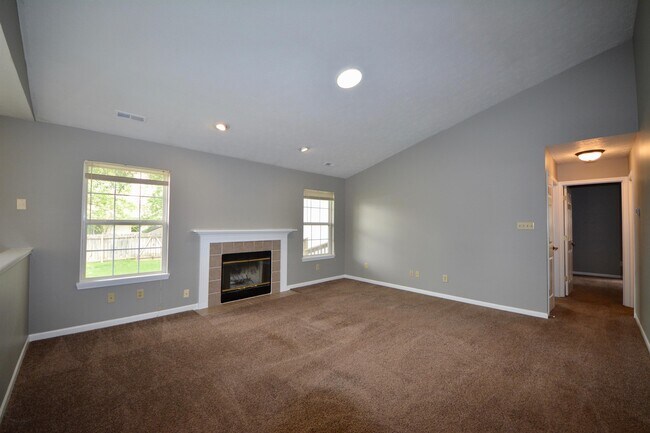 Building Photo - 9610 Claymore Dr