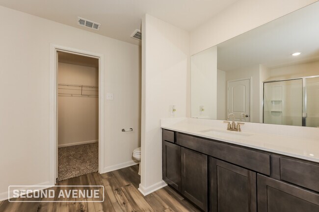 Building Photo - 9612 Sierra Grande Dr