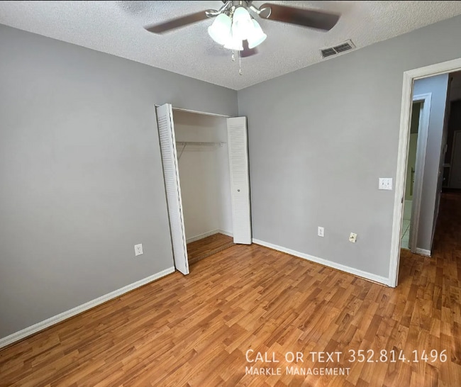 Building Photo - 2703 Lorraine Dr