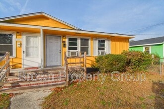 Building Photo - 204 S 5th St