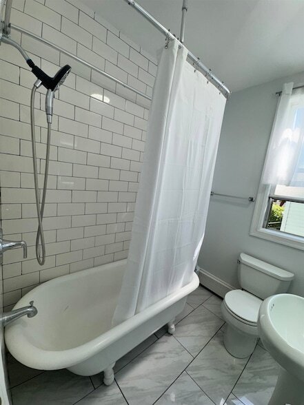 Building Photo - 24 Pamrapo Ave