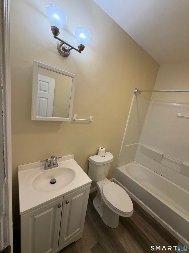 Building Photo - 147 Hazel St