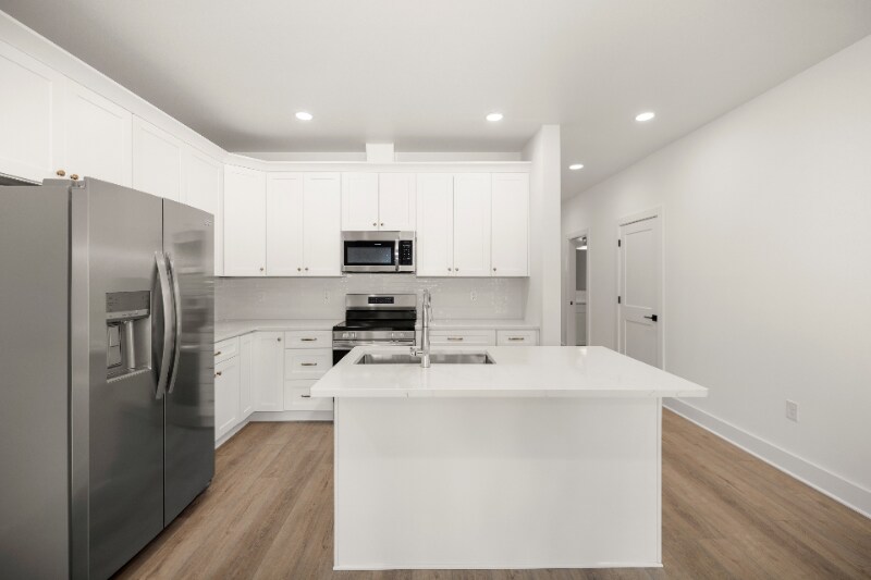 Building Photo - 608 Fir Ave