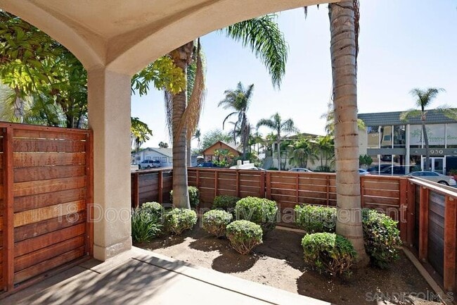 Building Photo - 3921 Oregon St