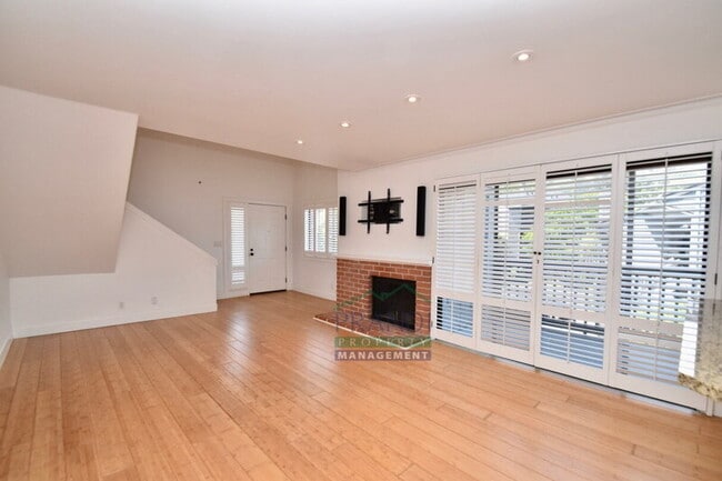 Building Photo - 40 Cypress Pl