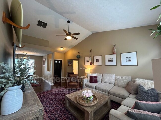 Building Photo - 1280 Whitetail Dr