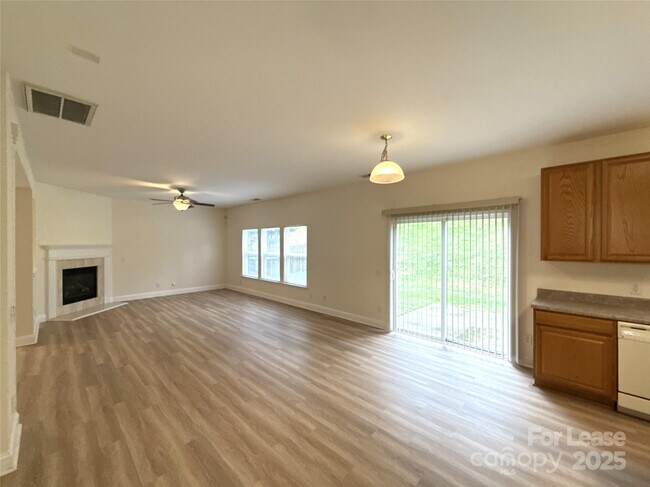 Building Photo - 1207 Jade Glen Dr