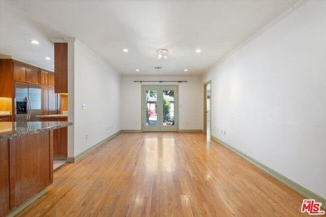 Building Photo - 4385 Camellia Ave