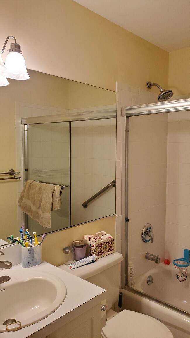 Building Photo - 146 Windward Dr