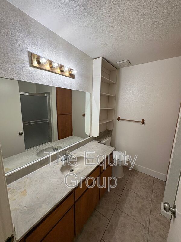 Building Photo - 1642 N Goddard St