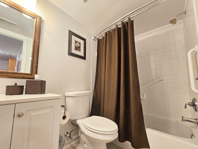 Building Photo - 20926 Cheyenne Terrace