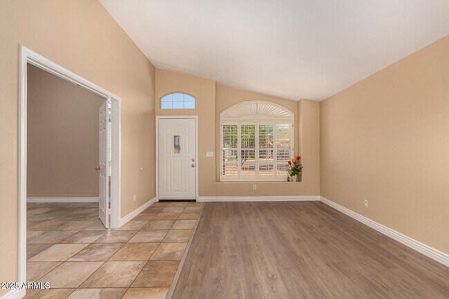 Building Photo - 1249 E Villa Maria Dr