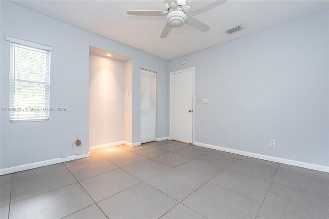 Building Photo - 330 NE 86th St