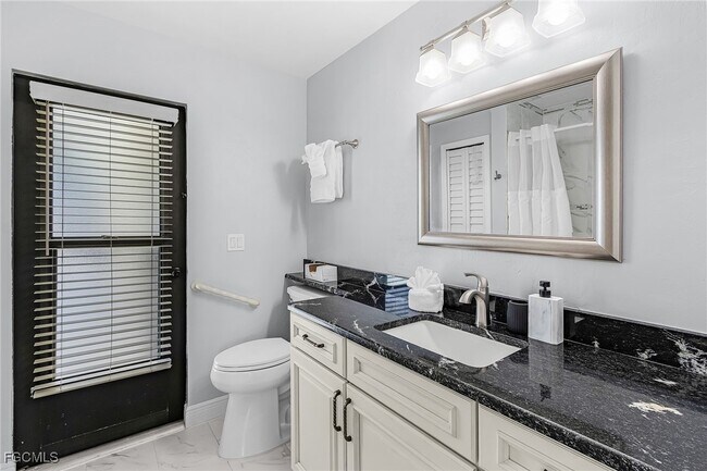 Building Photo - 5019 Skyline Blvd