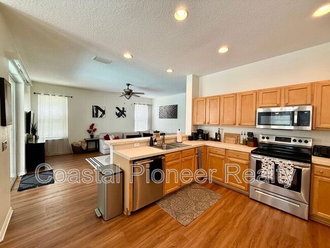 Building Photo - 11113 Avery Oaks Dr