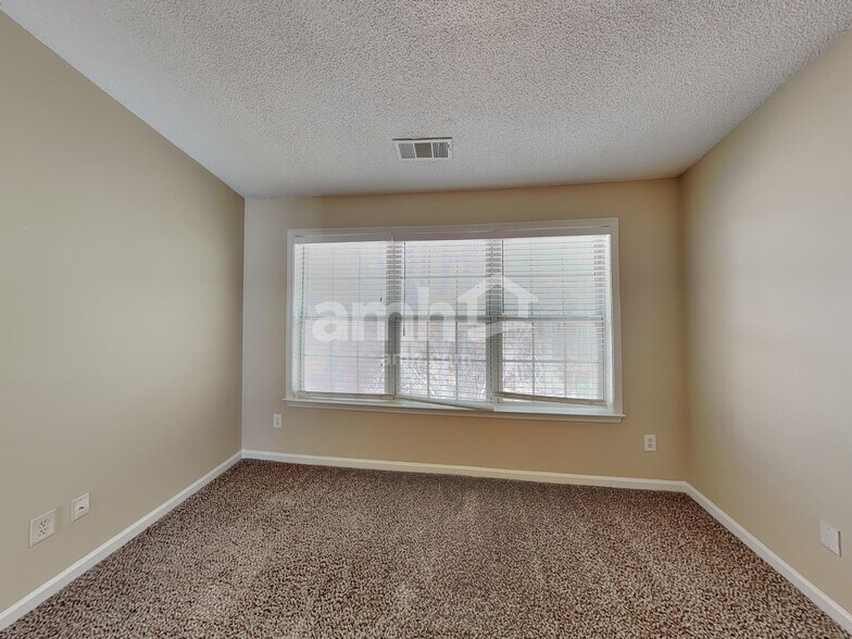 Building Photo - 2523 Davenham Ln