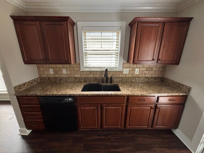 Building Photo - 108 Moss Stone Ln