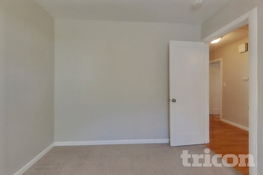 Building Photo - 463 Park Ave