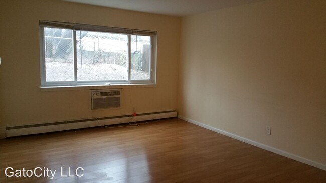 Building Photo - 2342 S Austin St