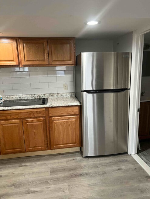 Building Photo - 285 Pearsall Ave