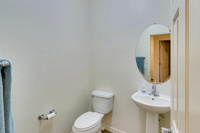 Building Photo - 19053 N Wilson St