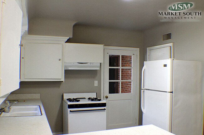 Building Photo - *APPLICATION PENDING!!*  ***ENCHANTING ARDSLEY PARK*****