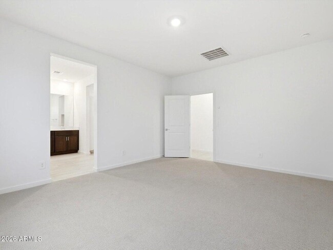 Building Photo - 15875 W Cottontail Ln