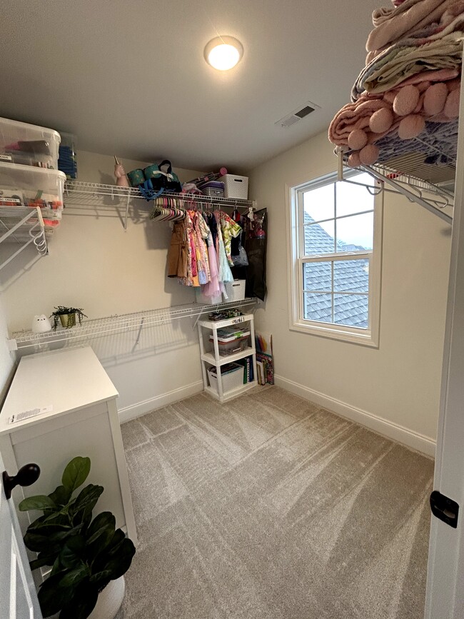 Building Photo - 1000 Alrich Ct