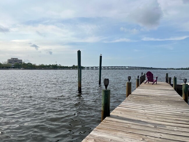 Building Photo - Waterfront Paradise