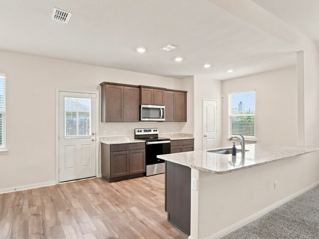 Building Photo - "Charming 4-Bed Oasis with 2 Baths in Fort Worth – Spacious 1,724 Sq Ft Gem!"