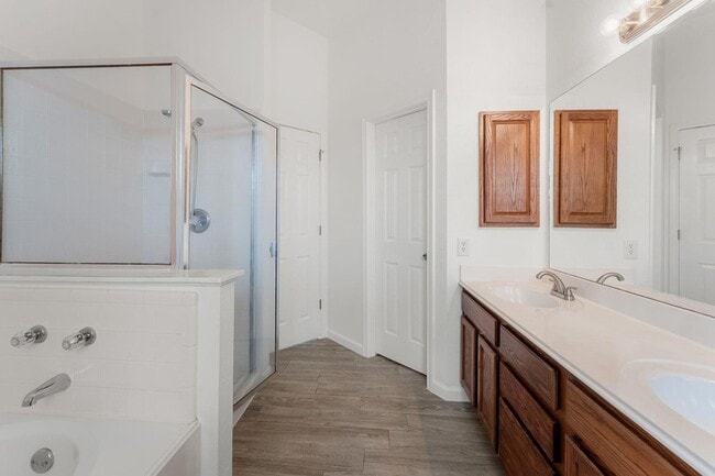 Building Photo - 5900 Taylorcrest Dr