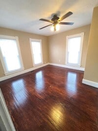 Building Photo - 426 1/2 E Market St