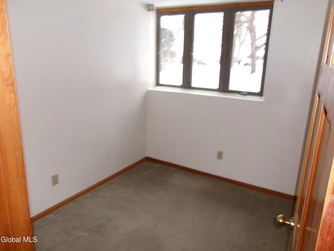 Building Photo - 222 S Ten Broeck St