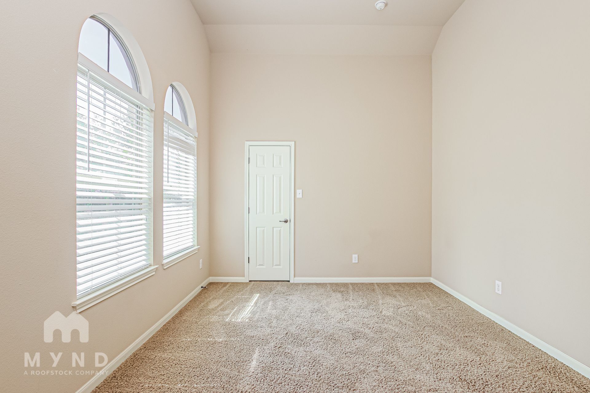 Building Photo - 5501 Sendero Springs Dr
